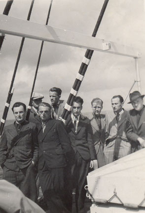 Rudolf  Pernick (druh zprava) na lodi Chrobry pi cest do Francie, kde ml vstoupit do slueb Cizineck legie, v ervenci 1939.