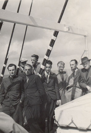 Rudolf  Pernick� (druh� zprava) na lodi Chrobry p�i cest� do Francie, kde m�l vstoupit do slu�eb Cizineck� legie, v �ervenci 1939.